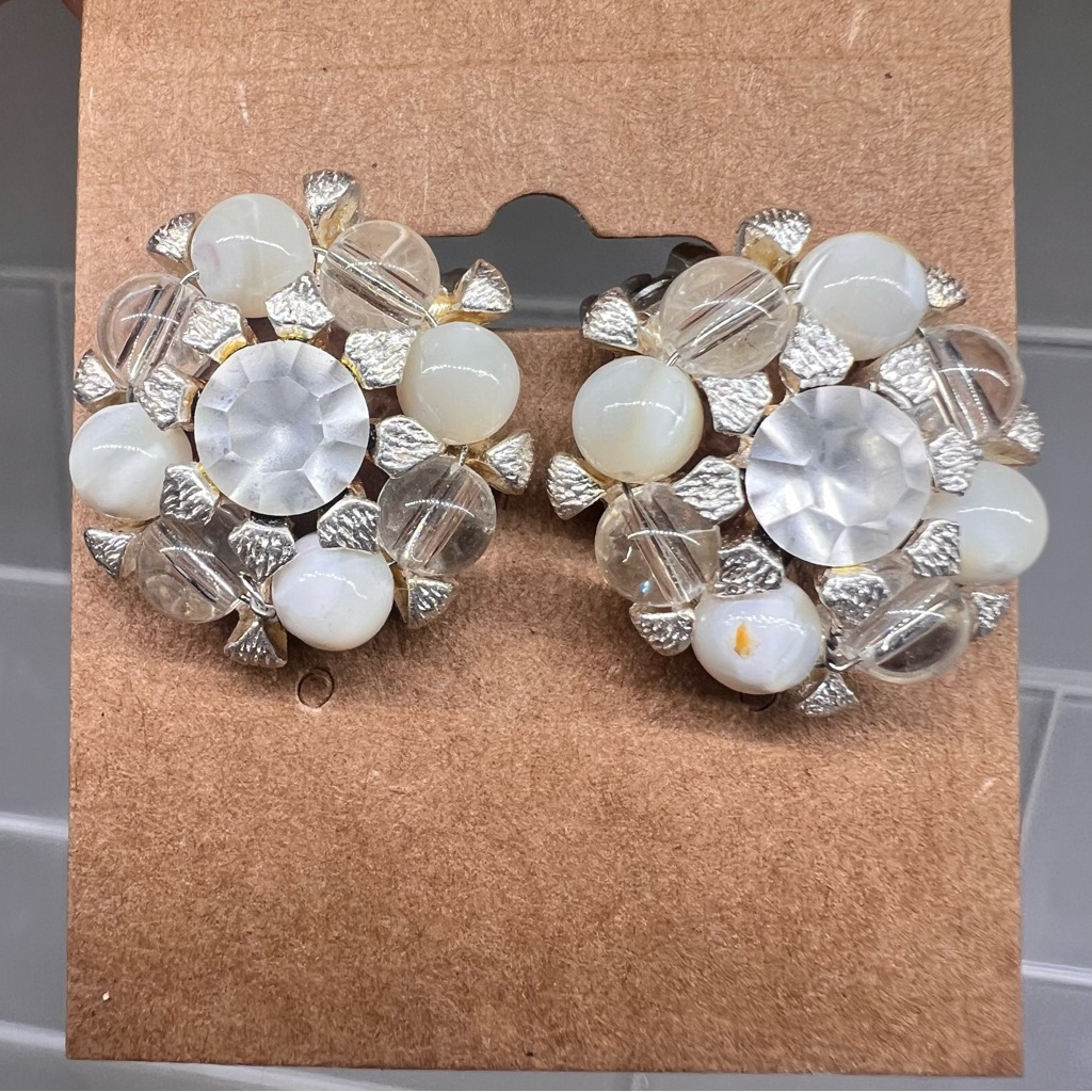 Vintage Robert Rose Clear Pearlized Beads W Crystal Center Clip On Earrings 28$